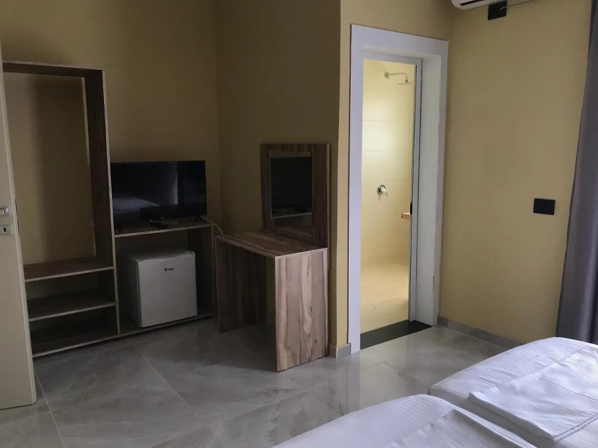 Te Bujtina Hotel- Cozy Stay With Traditional Breakfast Near Beach Golem  0*, Golem (Tirana) Albania
