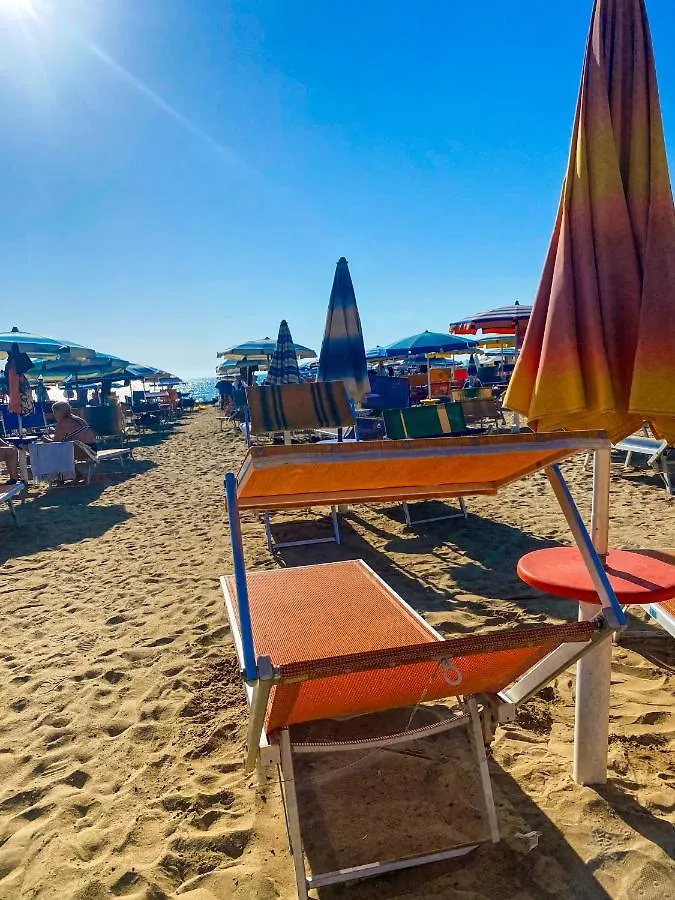 Te Bujtina Hotel- Cozy Stay With Traditional Breakfast Near Beach Golem  Golem (Tirana)