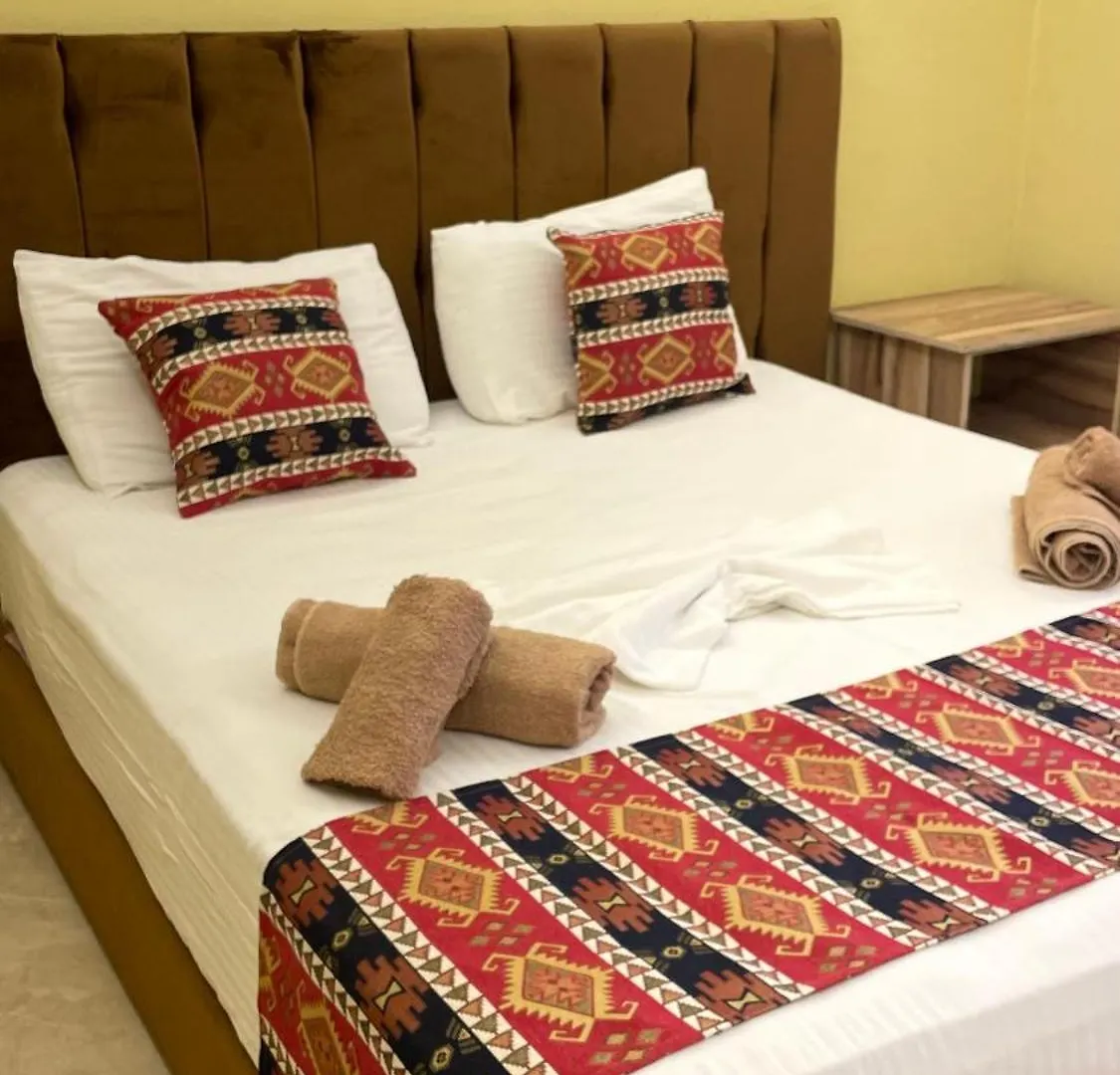 Te Bujtina Hotel- Cozy Stay With Traditional Breakfast Near Beach Golem  Hotel