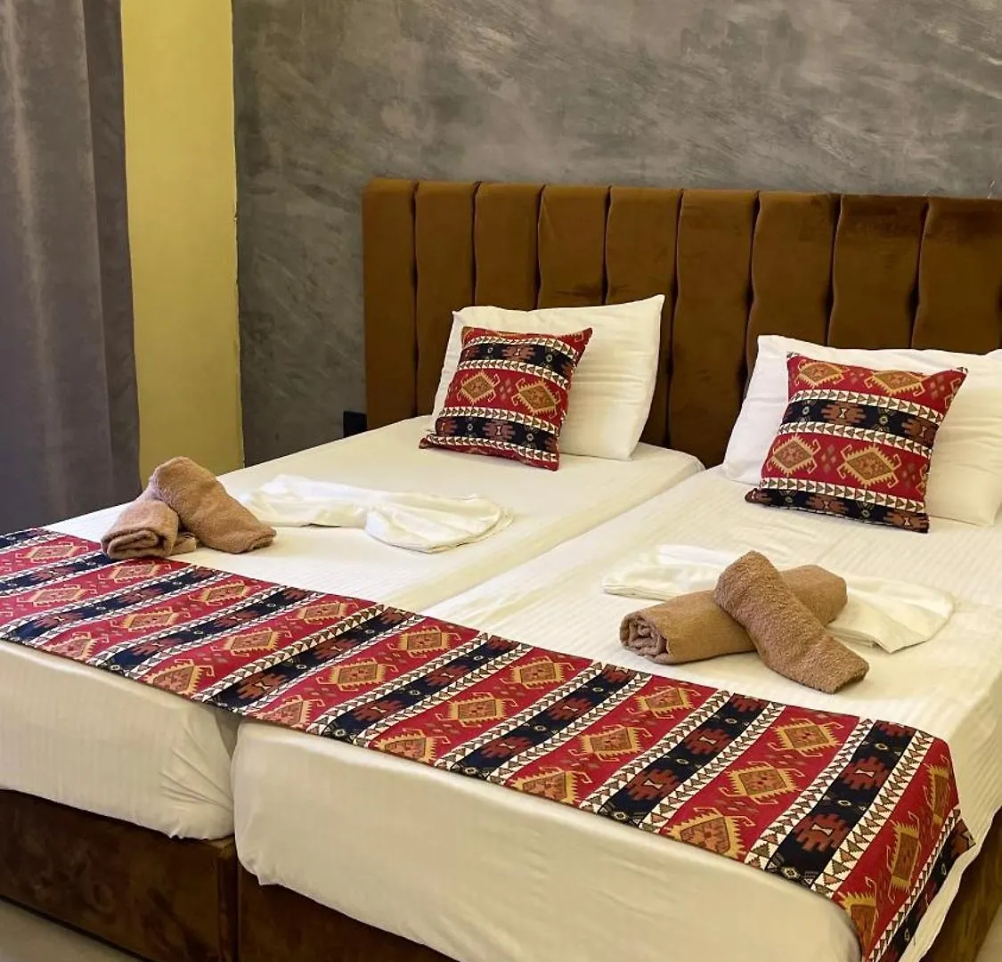 Te Bujtina Hotel- Cozy Stay With Traditional Breakfast Near Beach Golem  Albania