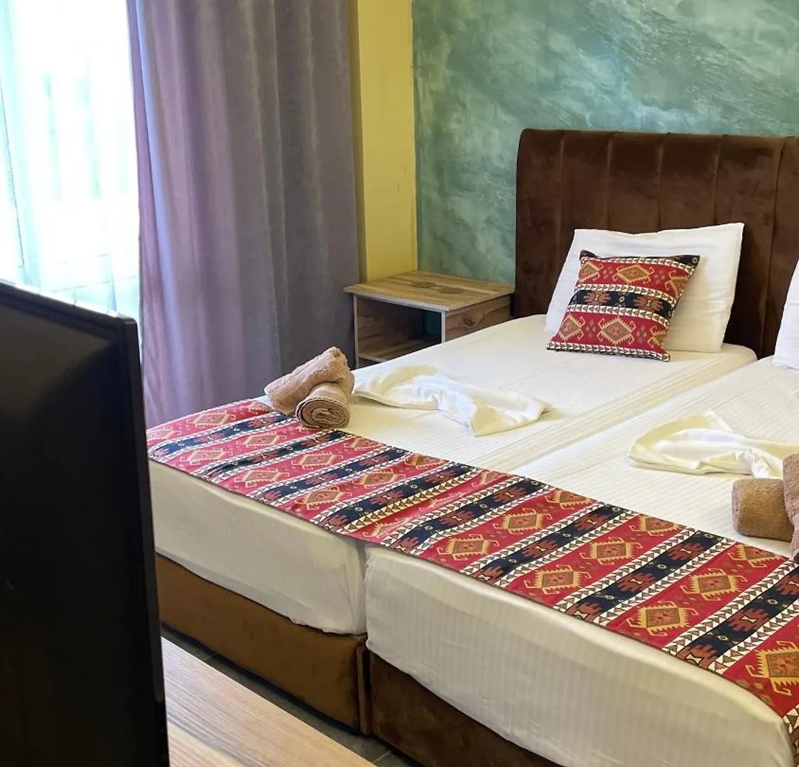 Te Bujtina Hotel- Cozy Stay With Traditional Breakfast Near Beach Golem  Hotel Golem (Tirana)