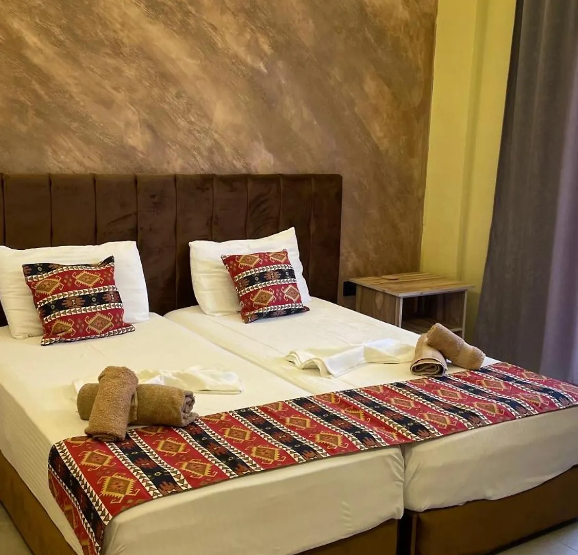 Te Bujtina Hotel- Cozy Stay With Traditional Breakfast Near Beach Golem  Hotel Golem (Tirana)