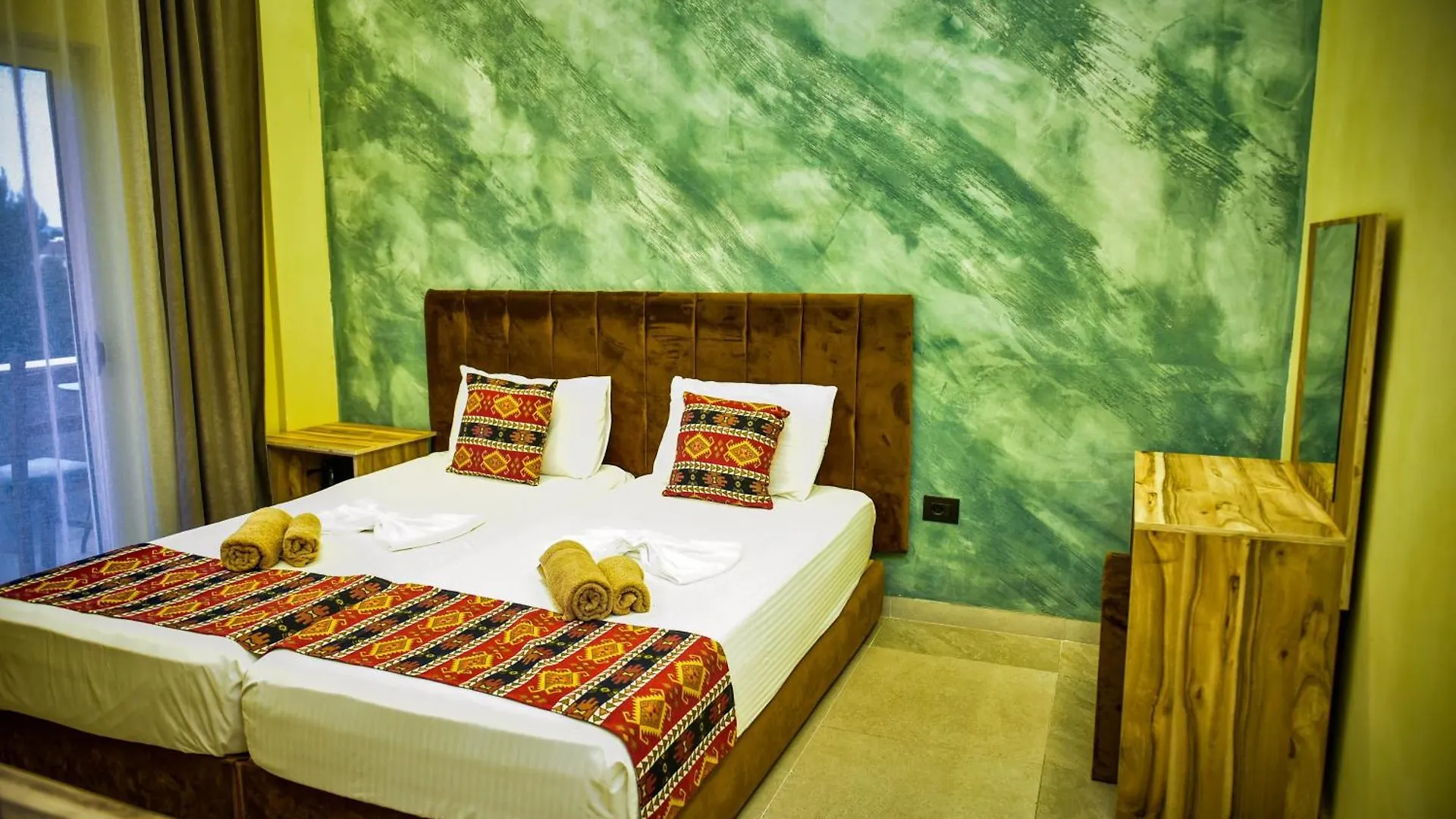Hotel Te Bujtina Hotel- Cozy Stay With Traditional Breakfast Near Beach Golem