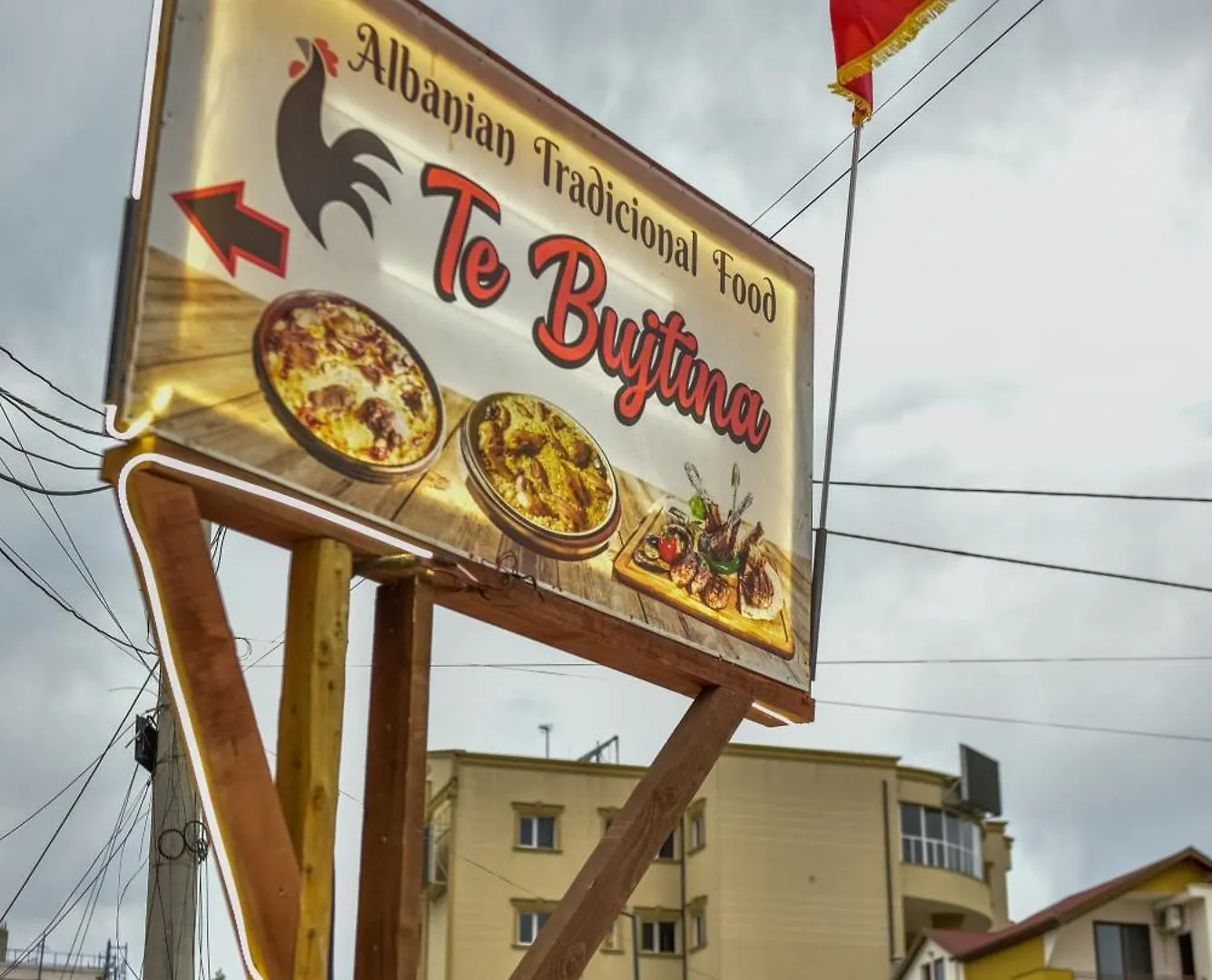 Te Bujtina Hotel- Cozy Stay With Traditional Breakfast Near Beach Golem  Hotel
