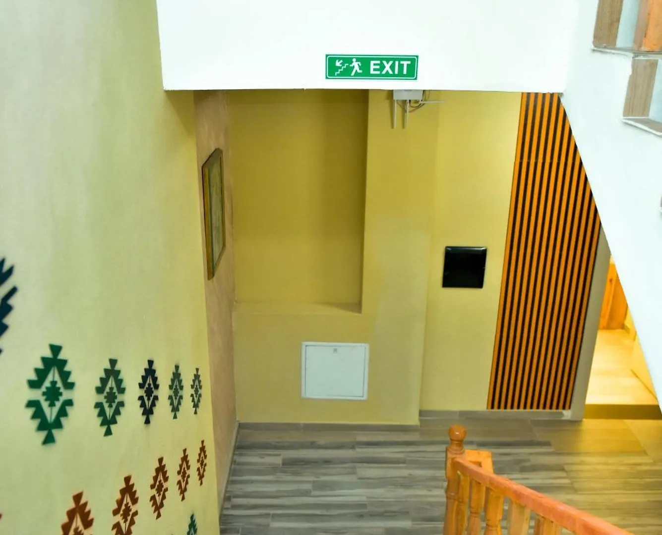 Te Bujtina Hotel- Cozy Stay With Traditional Breakfast Near Beach Golem