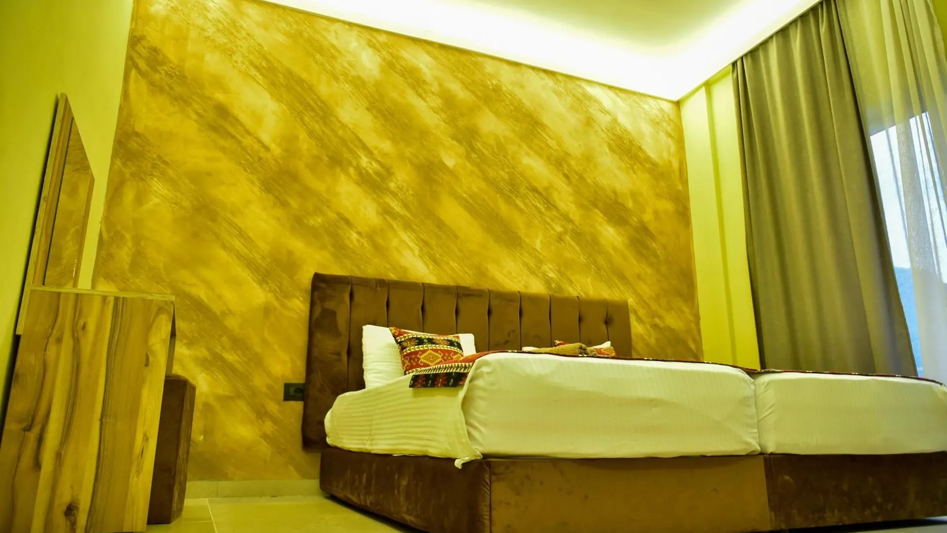 Te Bujtina Hotel- Cozy Stay With Traditional Breakfast Near Beach Golem  Albánie