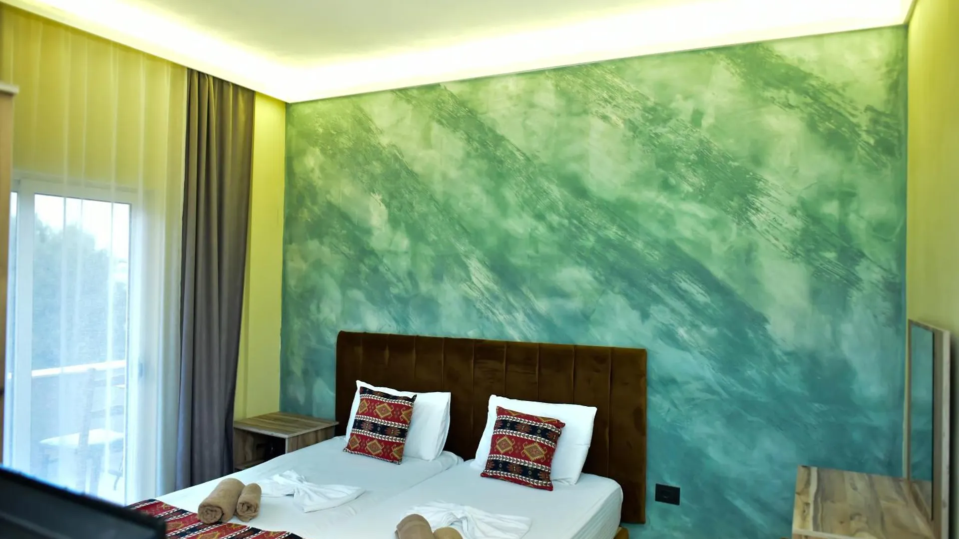 Te Bujtina Hotel- Cozy Stay With Traditional Breakfast Near Beach Golem  Hotel Golem (Tirana)